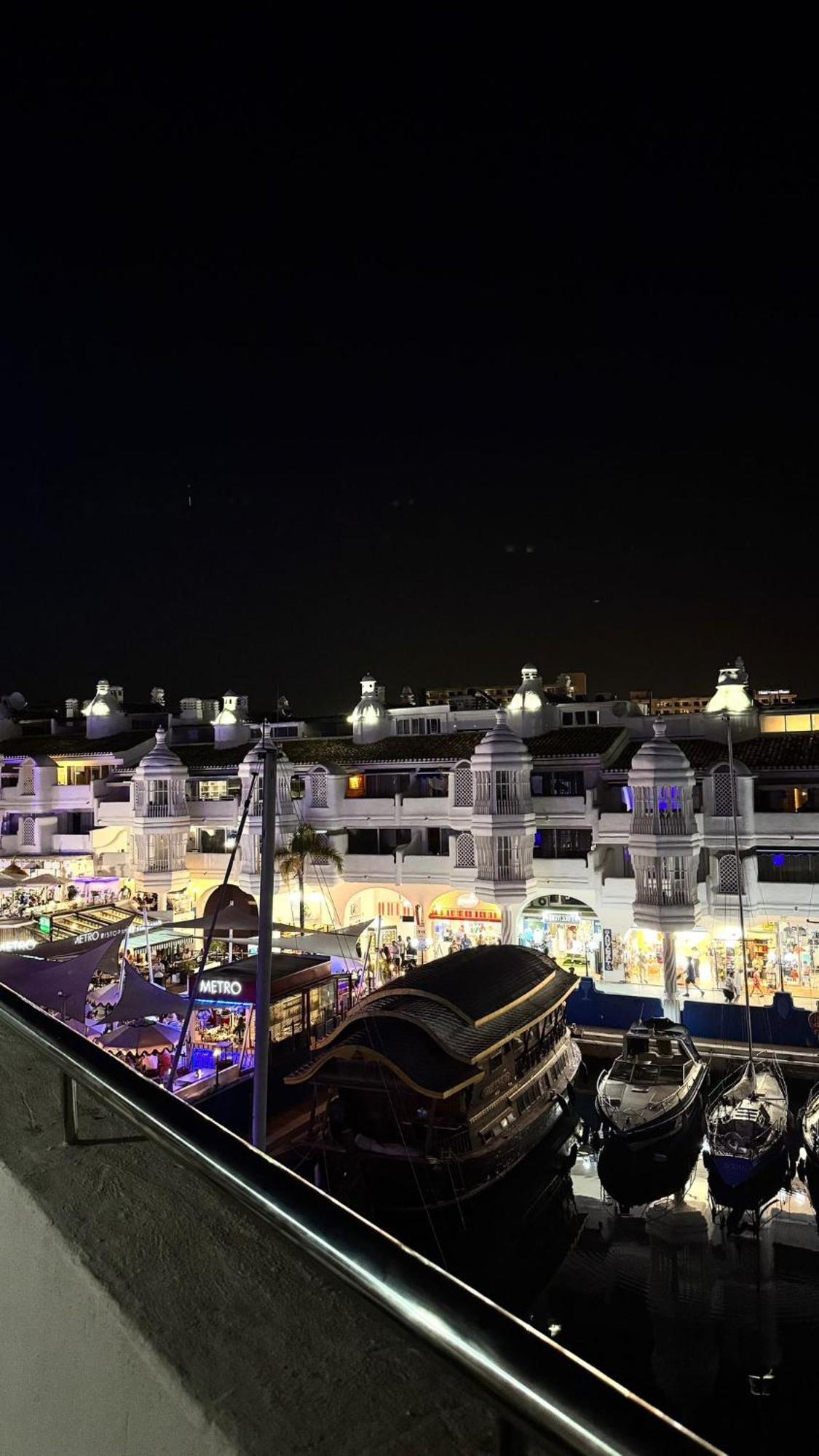 Lejlighed Lujoso Atico Duplex En Puerto Marina