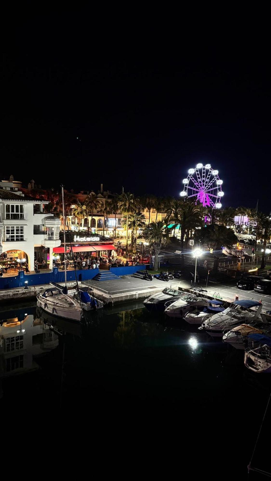 Lejlighed Lujoso Atico Duplex En Puerto Marina